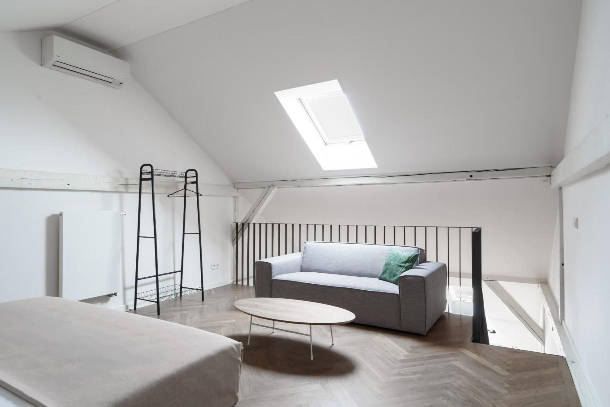 Limehome Prague Halkova Szoba fotó