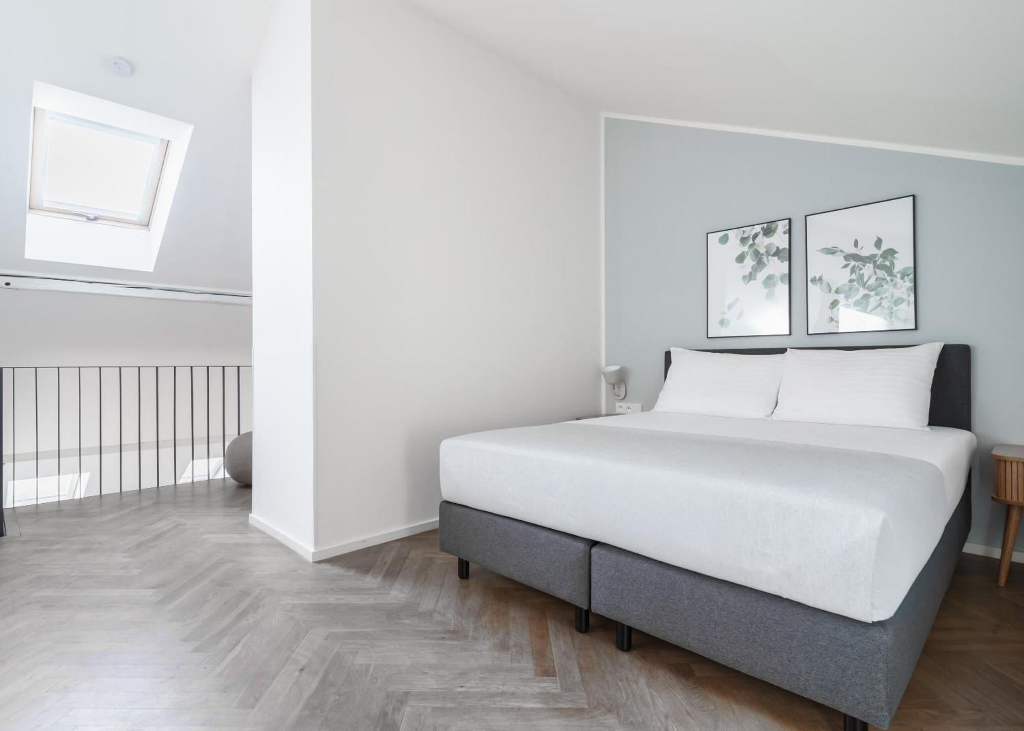 Limehome Prague Halkova Szoba fotó