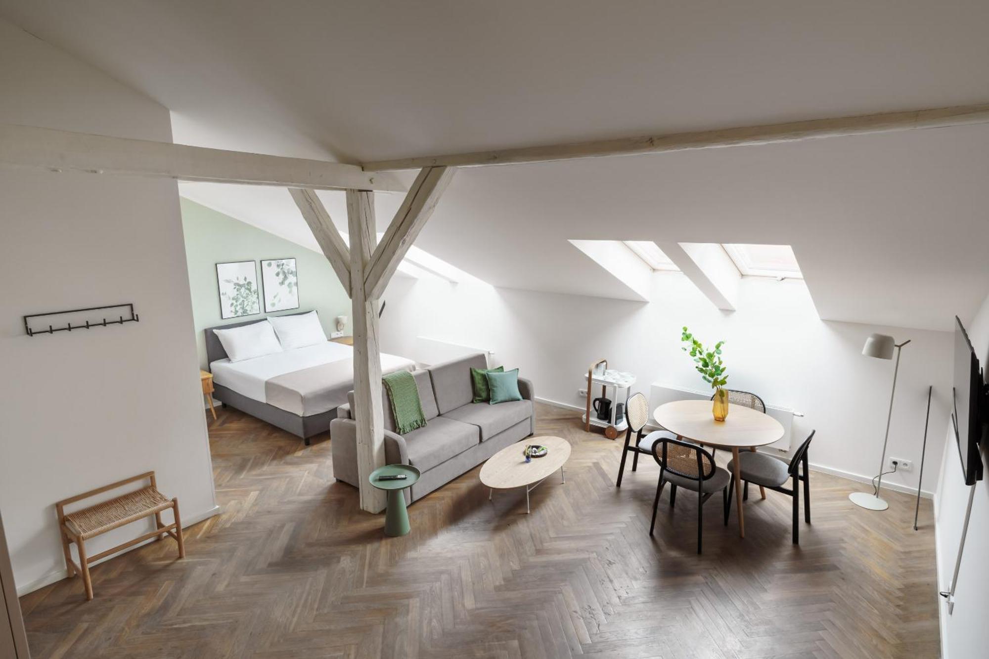Limehome Prague Halkova Szoba fotó