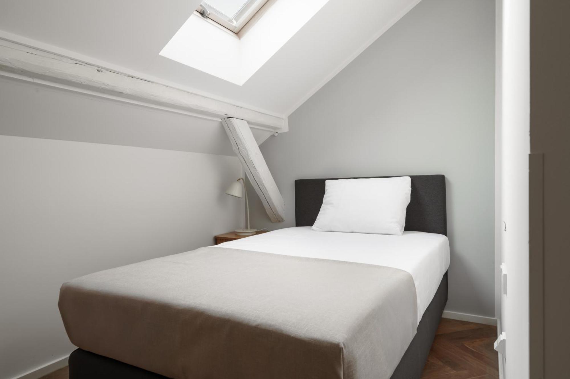 Limehome Prague Halkova Szoba fotó