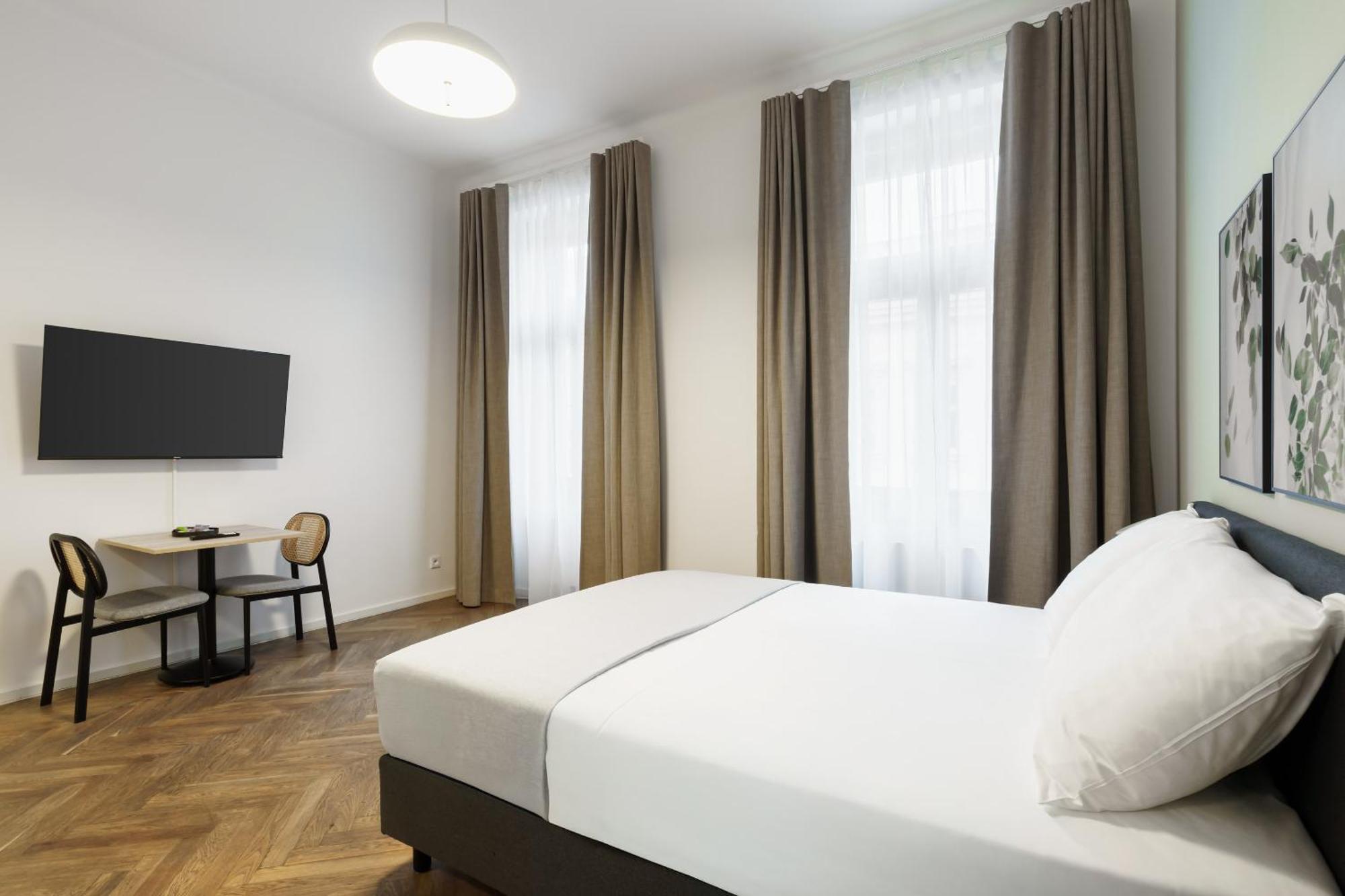 Limehome Prague Halkova Szoba fotó