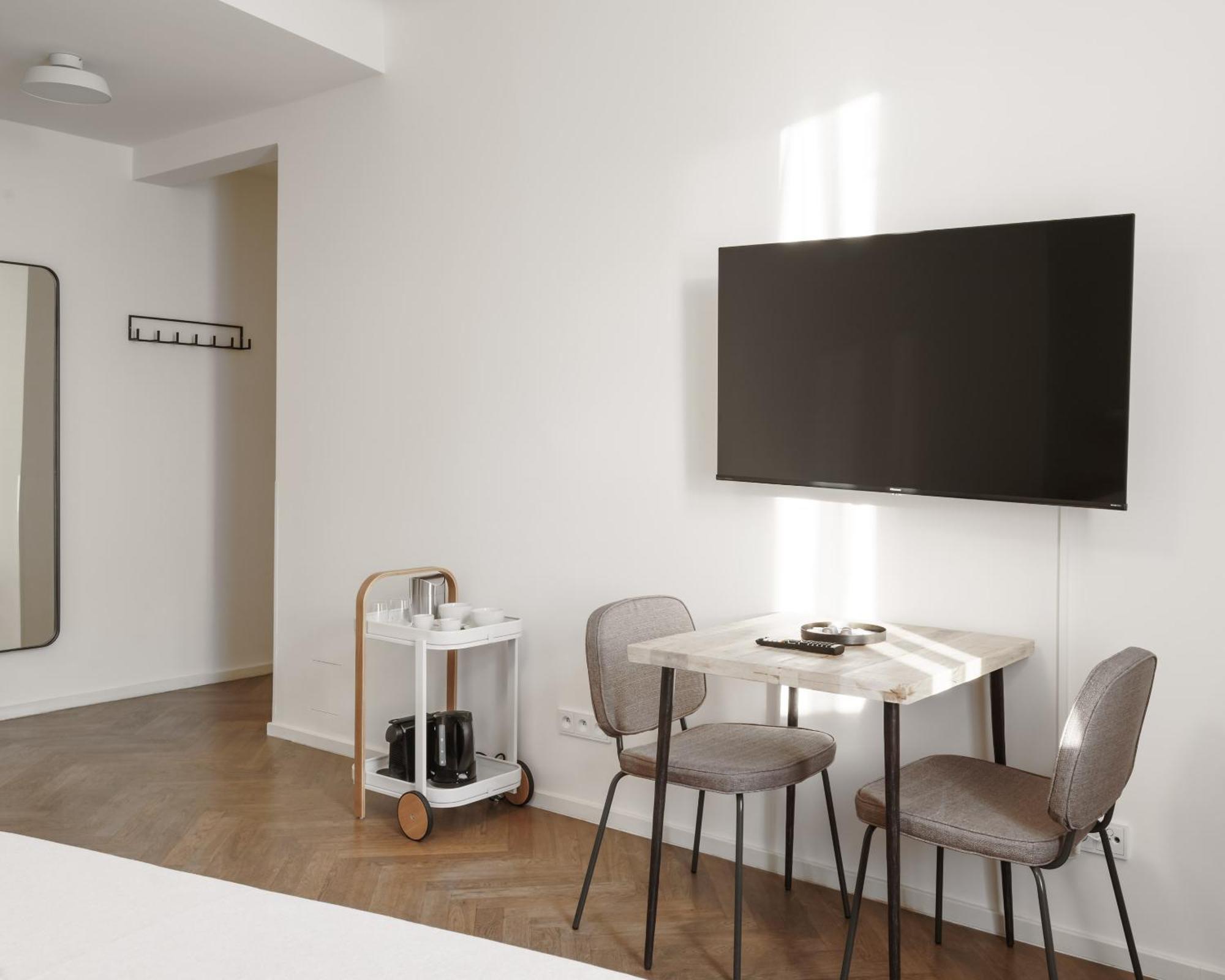 Limehome Prague Halkova Szoba fotó