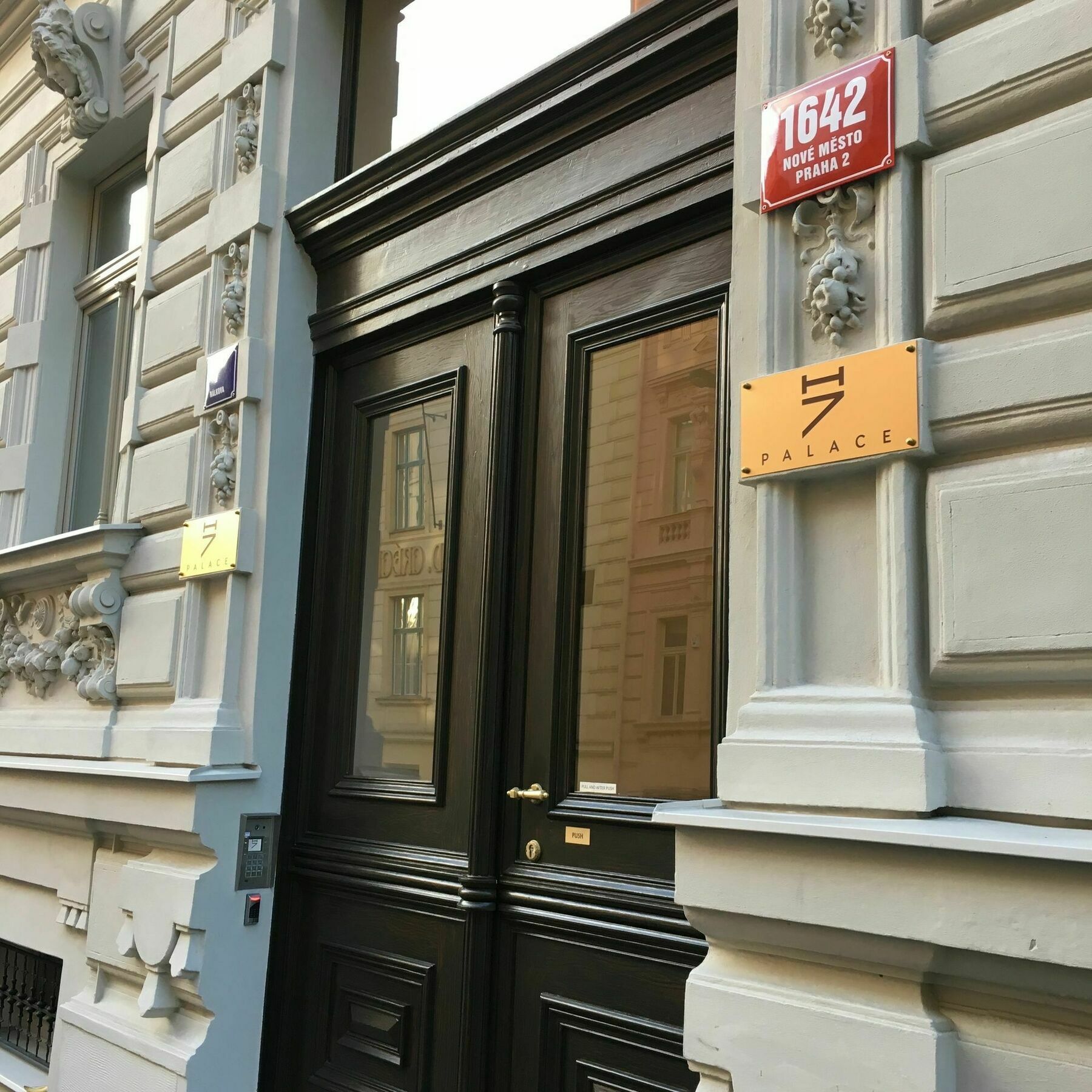 Limehome Prague Halkova Kültér fotó